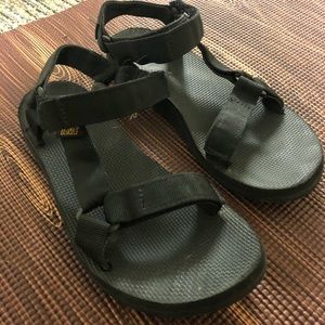 simple black teva sandals